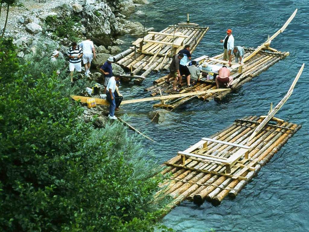 塔拉中心特里沃迪尼斯漂流营假日公园 Bastasi 外观 照片